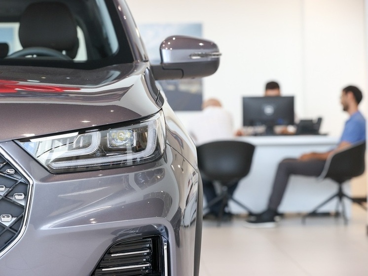 Автоэксперт Терлюкевич назвал четыре причины падения продаж авто в РФ