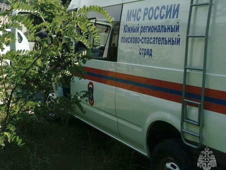 Спасатели МЧС России помогли заблудившимся в горах Сочи девушкам