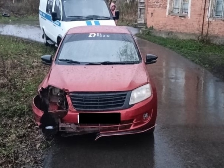 В Мичуринском округе легковушка сбила мопед