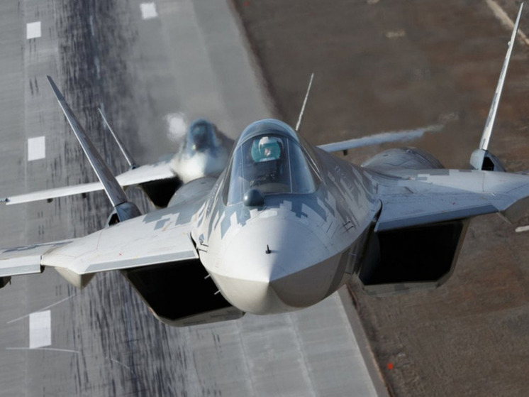 TNI: ВКС России получили два усовершенствованных истребителя Су-57