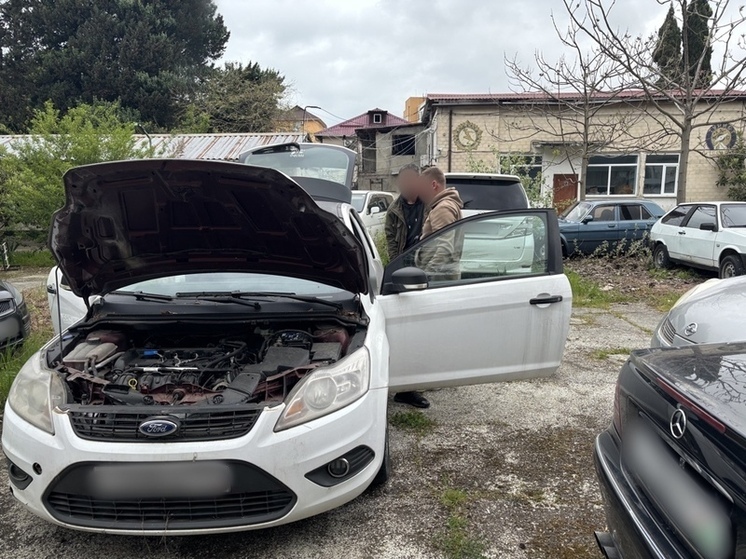 Таможенники Сочи передали конфискованный автомобиль на передовую в помощь бойцам