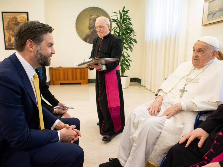 Недавно встречавшийся с Франциском вице-президент США эмоционально отреагировал на смерть понтифика