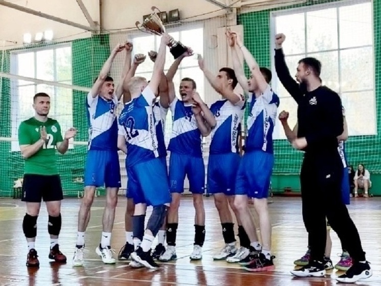 Четырехкратные чемпионы Липецкой области - волейболисты ЛГПУ