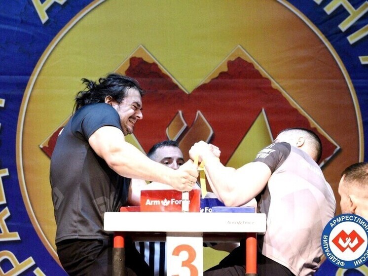 Гераськин из Чувашии стал призером чемпионата России по армрестлингу
