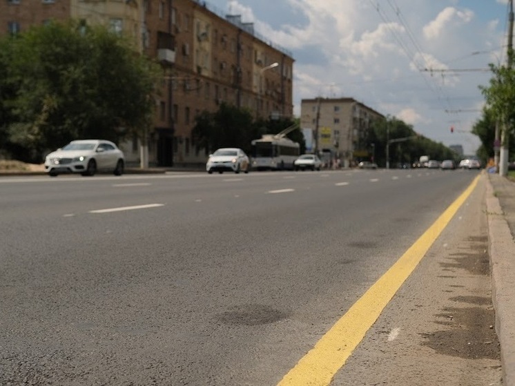 На улицах Волгограда заметили гиперкар Bugatti Veyron