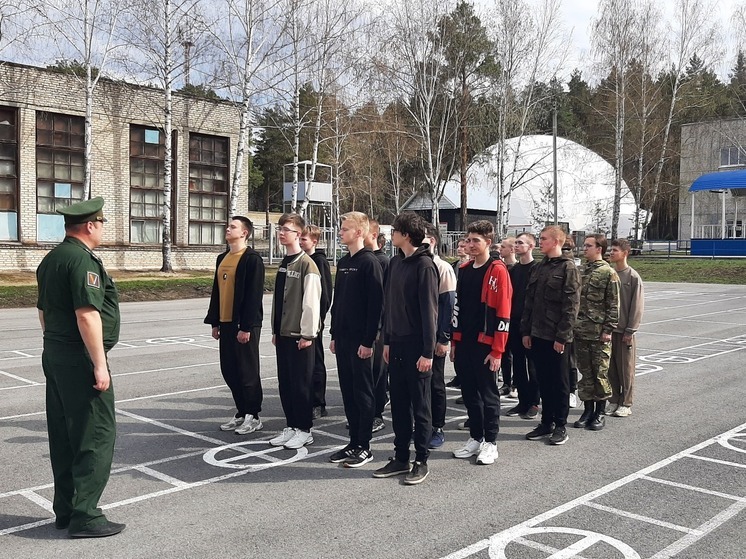 Для тамбовских школьников провели сборы по военной службе
