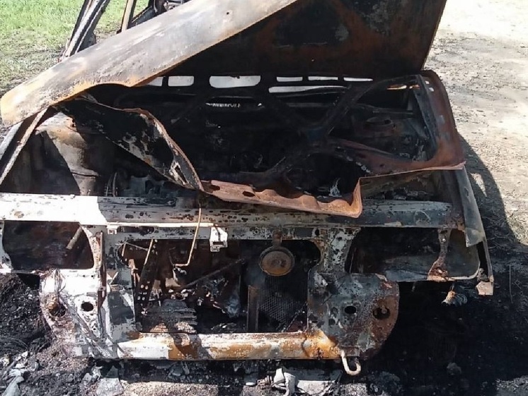 В Волгоградской области за два дня сгорели грузовик и отечественная легковушка