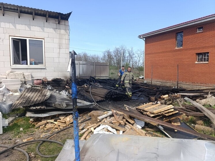 В Ростовской области из-за мусора загорелись дома