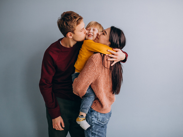 В 2025 году в Воронежской области назначили единое пособие родителям 106 тысяч детей