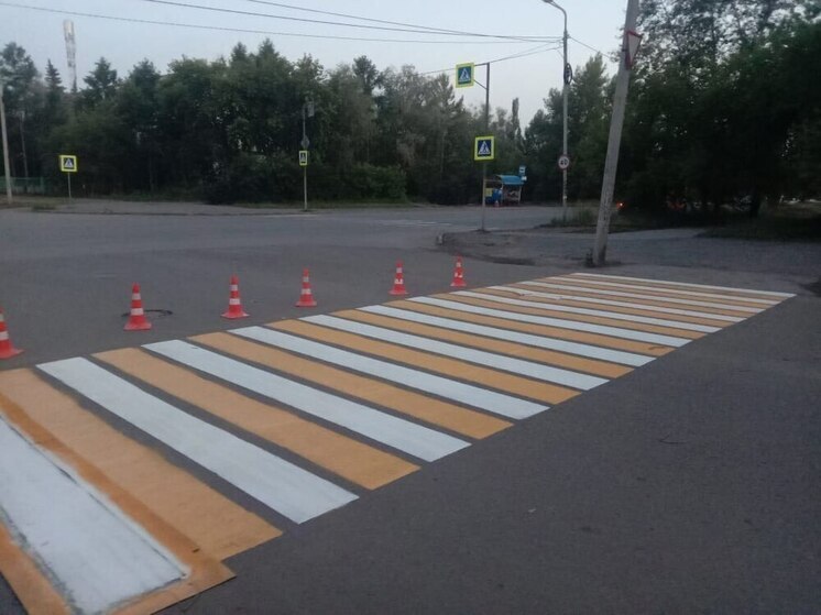 В Омске обновляют разметку на 94 улицах с использованием термопластика