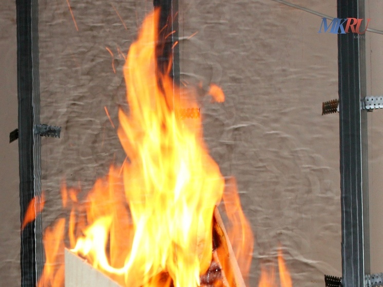 Возбуждено уголовное дело после гибели двух человек на пожаре в Малоярославце