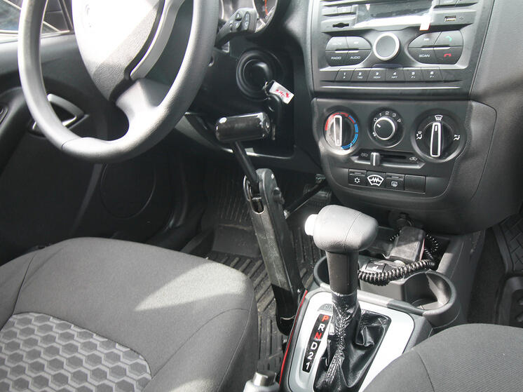 Для ветеранов СВО закупят учебные машины с ручным управлением