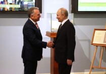 Газета Financial Times сообщает со ссылкой на источники, что президент России Владимир Путин якобы предложил спецпосланнику президента США Стиву Уиткоффу во время встречи в Москве в начале апреля заморозку боевых действий по нынешней линии фронта