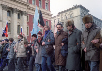 В романе писателя Сергея Алексеева «Сокровища Валькирии» один из главных героев в 1943 году разговаривает с прорицательницей, кем-то вроде Ванги, и спрашивает, когда закончится война