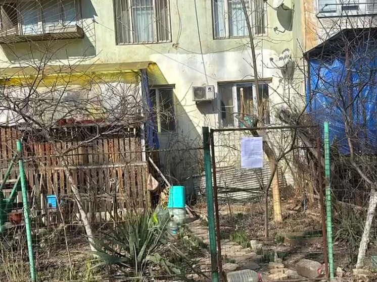 В Махачкале освободили захваченную придомовую территорию