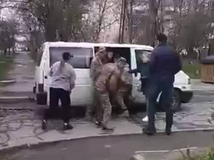 ТЦК нападает на женщин с детьми, чтобы выманить их мужей для мобилизации
