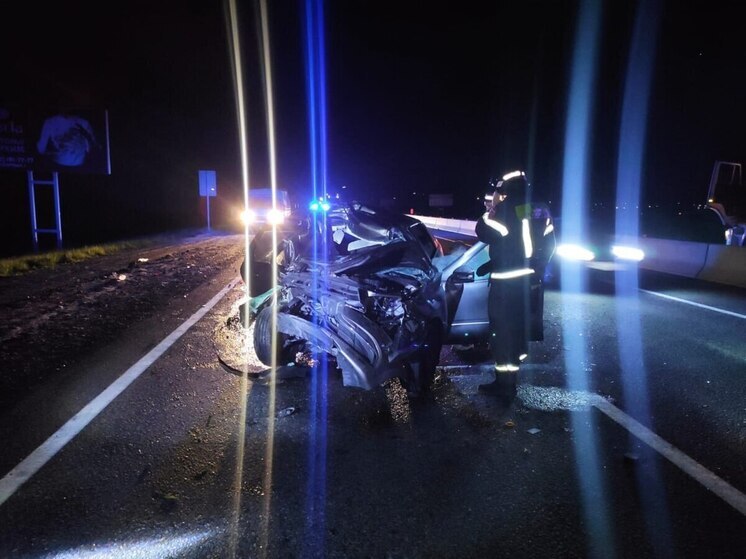 На Ставрополье столкнулись «Лада Гранта» и «КамАЗ», пострадал водитель легковушки