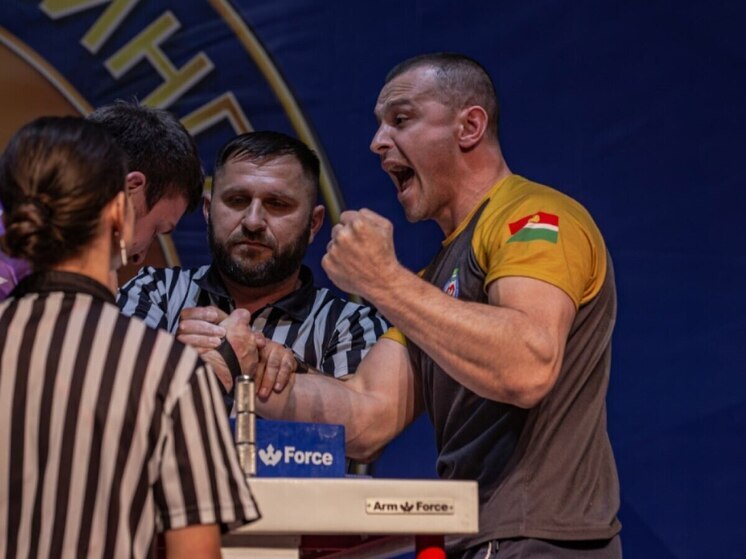 Калужские армрестлеры привезли медали с чемпионата России