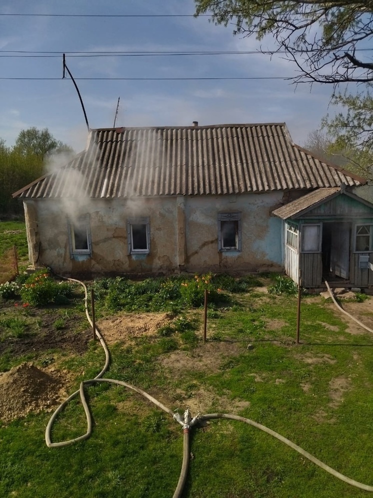 В Хомутовском районе Курской области сгорел жилой дом