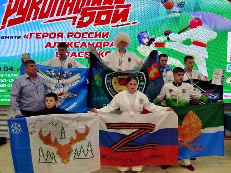 Дюжину медалей взяли рукопашники из Лабытнанги на турнире в Коми