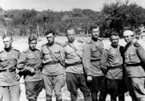 Ясско-Кишиневская операция, эдакий стремительный «сталинградский котел» на Днестре в самом конце лета 1944-го, стала первой крупной военной операцией, в которой довелось участвовать деду Федору Кузьмичу Михайлову