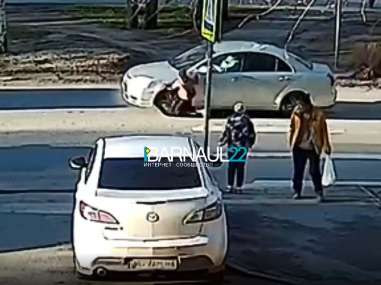 В Барнауле 9-летний мальчик «залетел» под колеса машины на пешеходном переходе