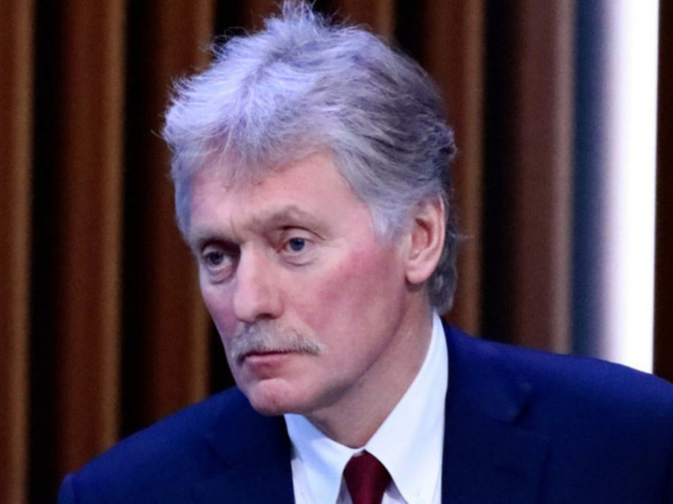 Песков: Россия продолжает контакты с США по Украине