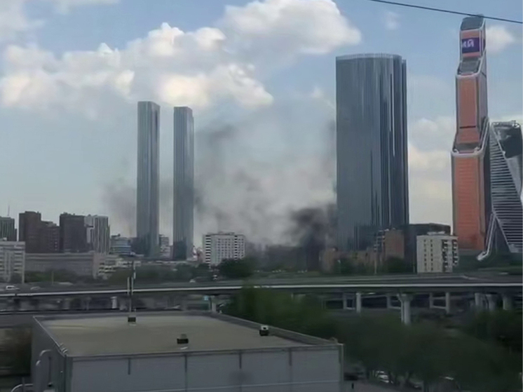 Взрыв автомобиля на подземной парковке стал причиной пожара в «Москва-Сити»
