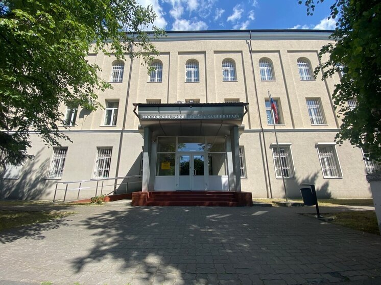 Житель Нестеровского района пожаловался в суд на обругавшую его и дочь жену