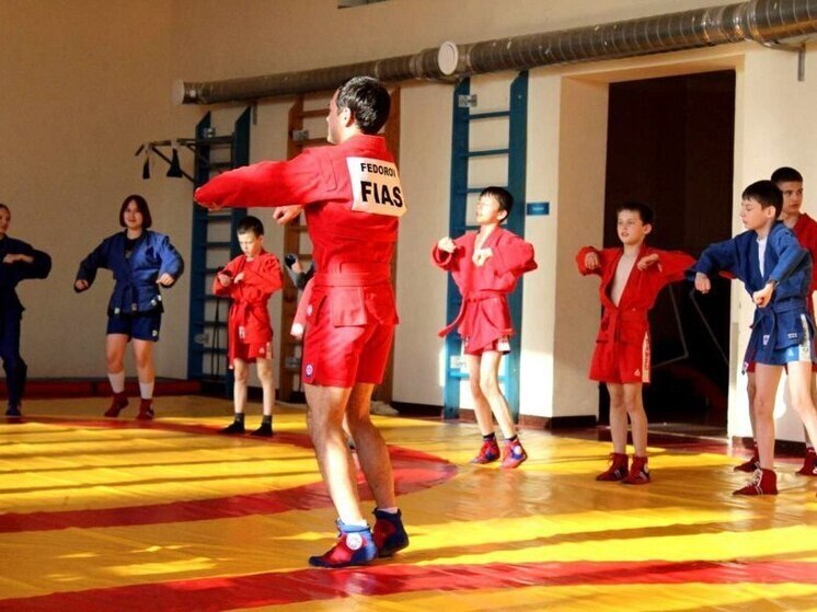 Ведущие самбисты провели в Ядрине мастер-класс