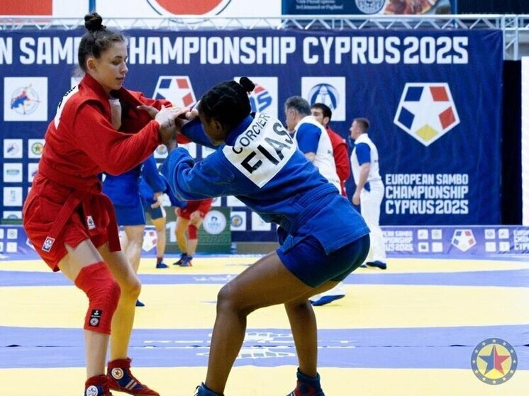 Министр спорта поздравил самбистку Емелюкову с медалью ЧЕ