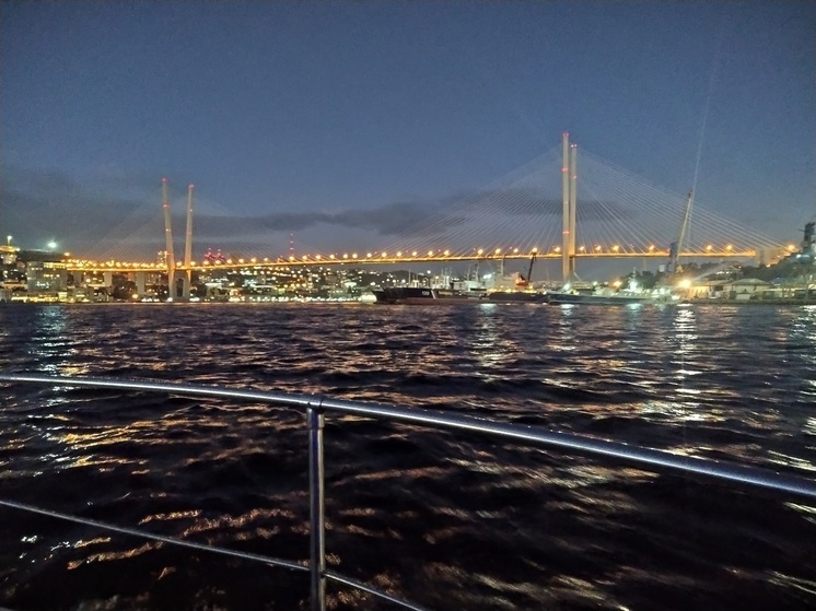 Золотой мост во Владивостоке украсят голограммы ко Дню Победы