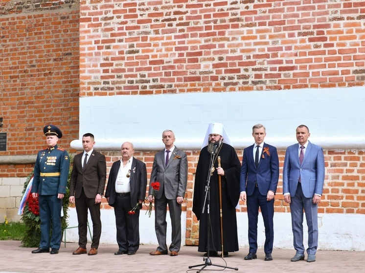 Делегаты Смоленского слета городов-героев почтили память погибших в годы войны