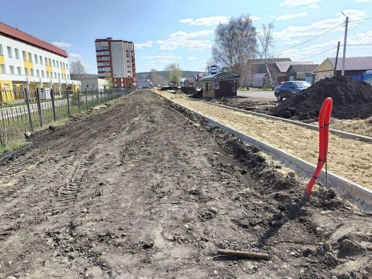 В Кузнецке в рамках Народной программы началось благоустройство территории у детской больницы