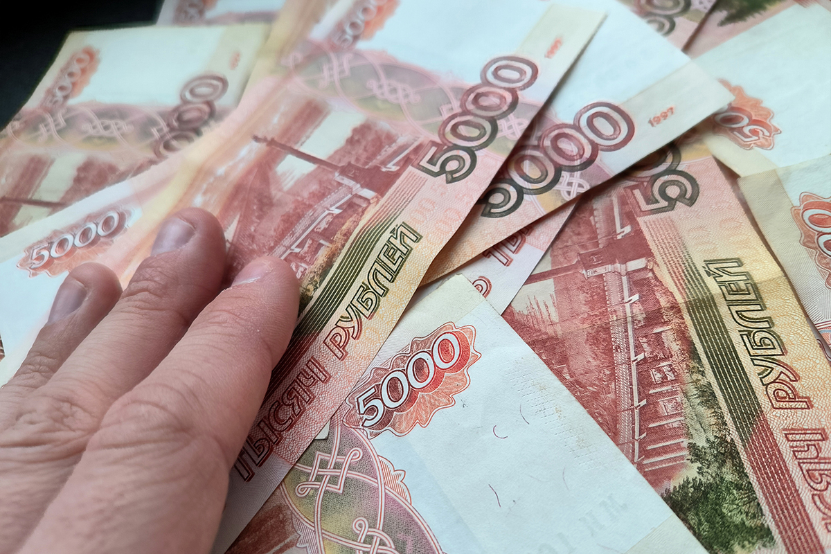 Почему россияне не несут деньги в банк при ставке 21%