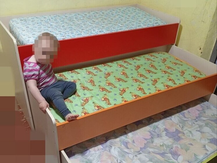 Детскую мебель передали многодетной семье из Скадовского округа