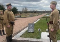 В канун 80-летия победы в Великой Отечественной войне, 23 апреля, на мемориале «Невский пятачок» торжественно открыли памятную плиту, посвященную Якову Погорелову. Он был начальником штаба 7-го стрелкового полка 1-й стрелковой дивизии НКВД, которая защищала Ленинград. По этому поводу историк спецслужб Сергей Рац дал комментарий корреспонденту «МК в Питере».