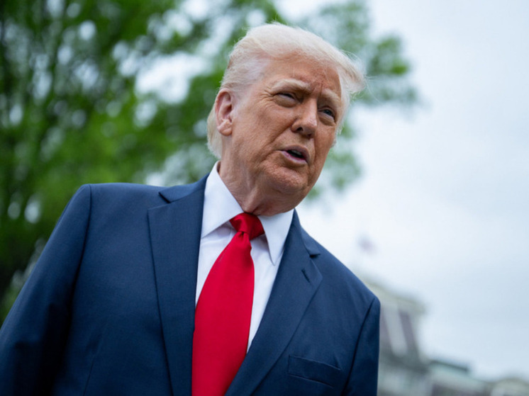 Президент Соединенных Штатов Дональд Трамп в социальной сети Truth Social призвал российского лидера Владимира Путина остановить удары по Киеву и заключить мирное соглашение