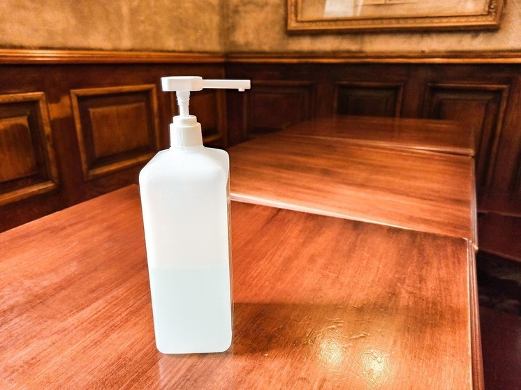 В Уфе мать и дочь отравились в кафе, выпив антисептик