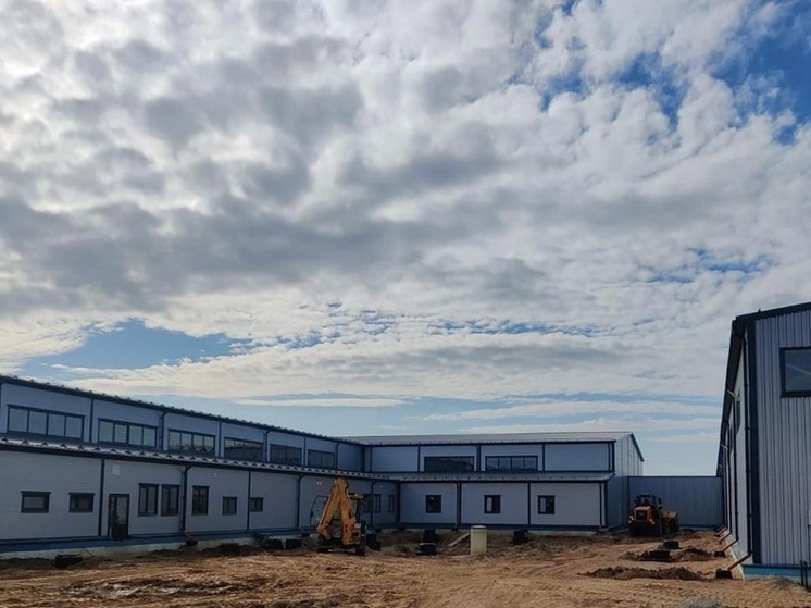 В Рудне завершается строительство нового производственно-складского комплекса тарного комбината