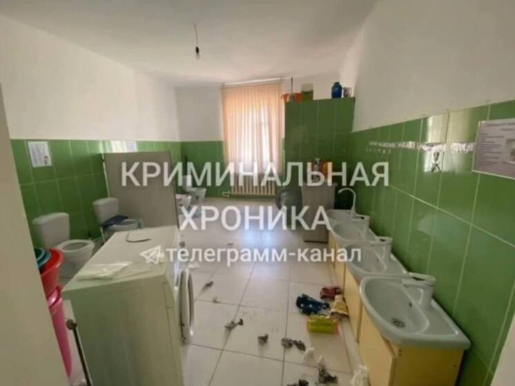 Восемь подростков устроили погром в детском саду в Дагестане