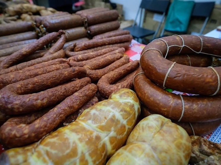  Волгоградцы опасаются встретить колбасу с запрещенной в РФ добавкой