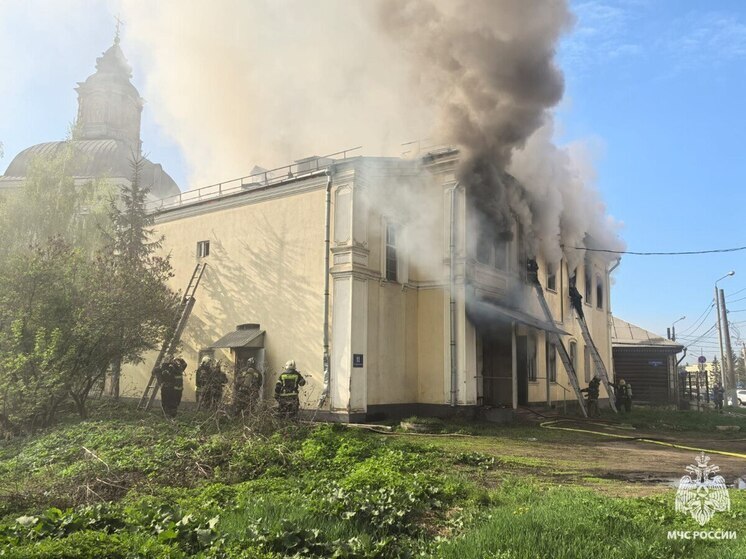 В Туле произошел второй в апреле пожар в здании за Музеем оружия