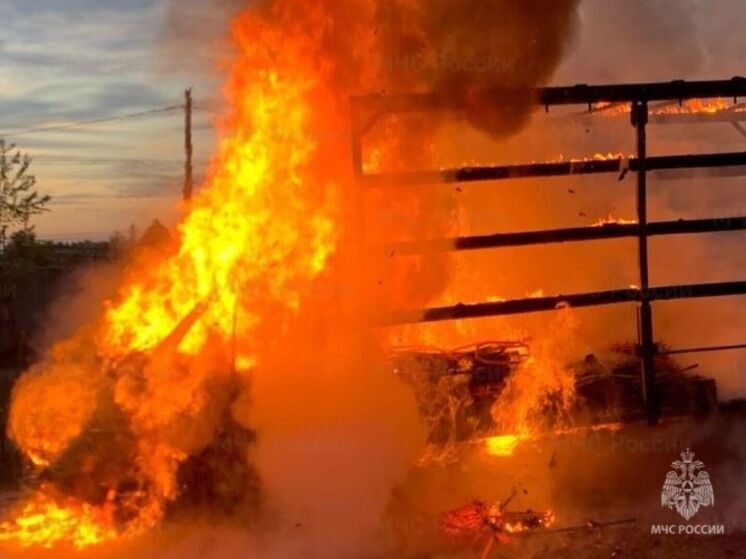 Утром в Обнинске полыхал автомобиль