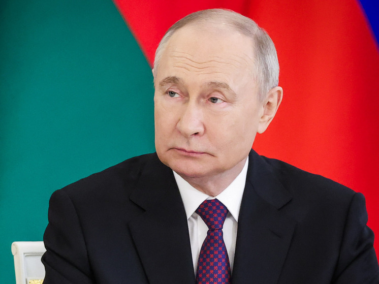 Уровень доверия Владимиру Путину вырос до 80%, показал опрос ФОМ