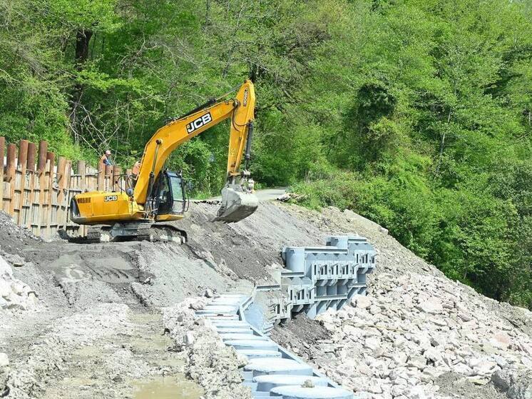 Прошунин: в Сочи пострадавшую от стихии дорогу восстановили на 98 %