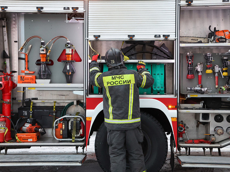 В Балашихе после хлопка сгорел автомобиль