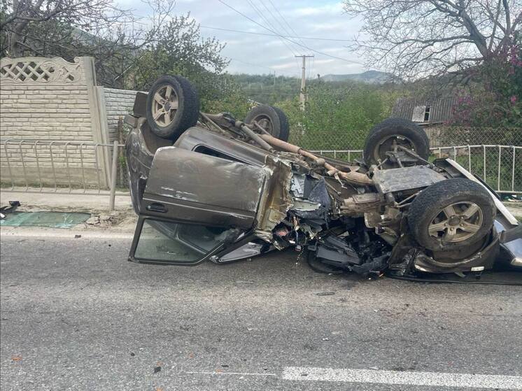 В Крыму легковушка столкнулась с рейсовым автобусом