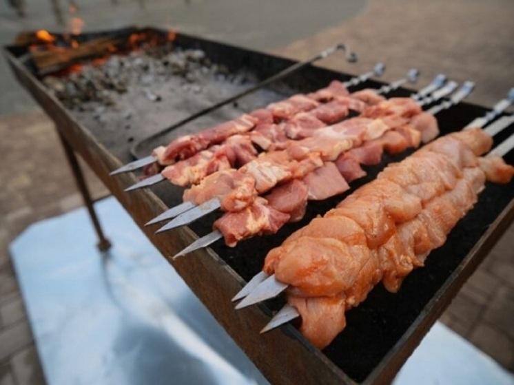 Услуги поваров-мангальщиков стали популярнее в Волгоградской области