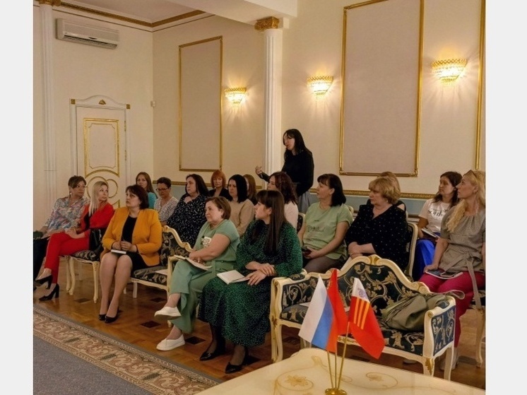  Работники смоленских ЗАГСов совершенствуют свои профессиональные навыки